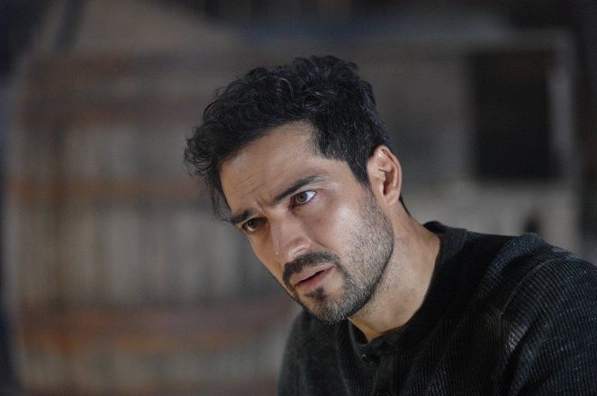 The Exorcist - The Next Chapter - Filmfotos - Alfonso Herrera
