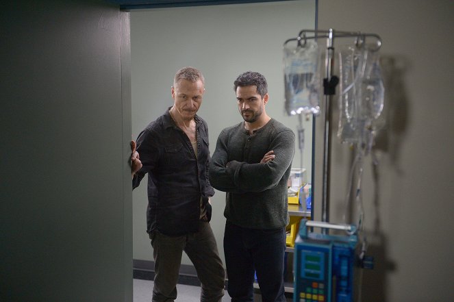 The Exorcist - Safe as Houses - Photos - Ben Daniels, Alfonso Herrera