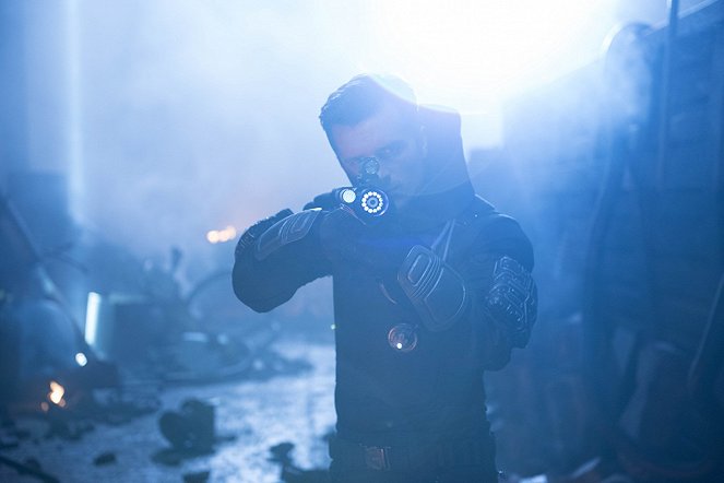 Future Man - Pilot - Filmfotók - Josh Hutcherson
