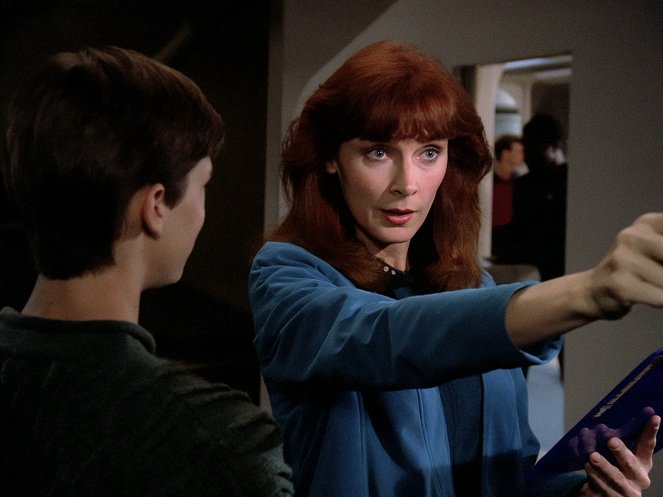 Star Trek: Następne pokolenie - Spotkanie w Farpoint - Z filmu - Gates McFadden