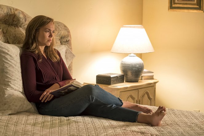 This Is Us - Season 2 - A Father's Advice - Photos - Mandy Moore