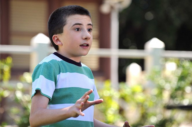 The Middle - The Wedding - Photos - Atticus Shaffer