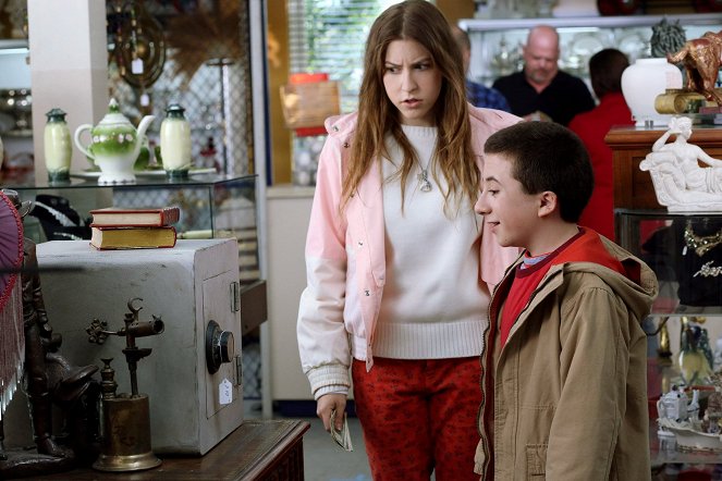 The Middle - The Safe - Photos - Eden Sher, Atticus Shaffer