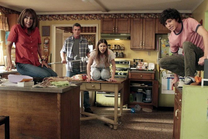 The Middle - Bunny Therapy - De la película - Patricia Heaton, Neil Flynn, Eden Sher, Charlie McDermott