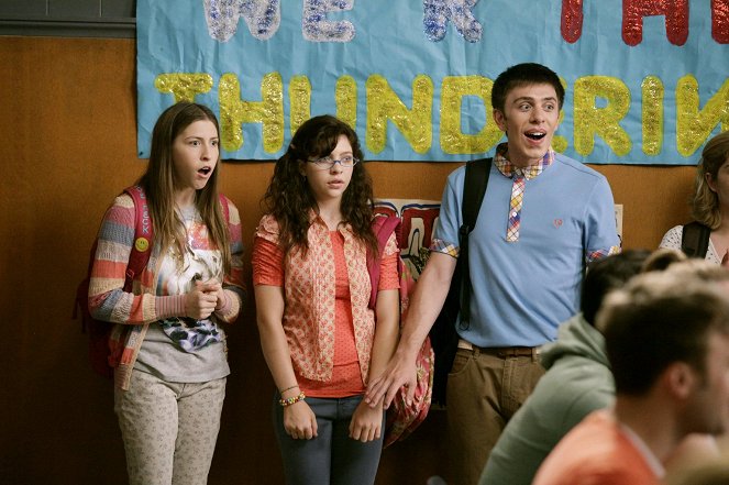 The Middle - The Second Act - Photos - Eden Sher, Blaine Saunders, Brock Ciarlelli