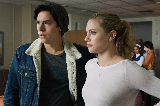 Riverdale - Chapter Fourteen: A Kiss Before Dying - Photos - Cole Sprouse, Lili Reinhart