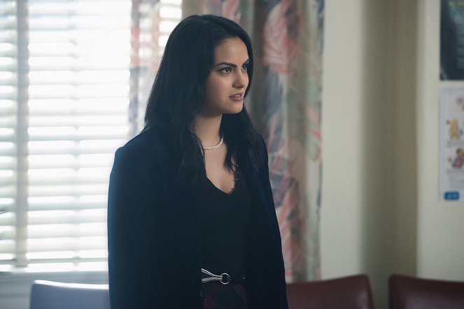 Riverdale - Season 2 - Chapter Fourteen: A Kiss Before Dying - Photos - Camila Mendes