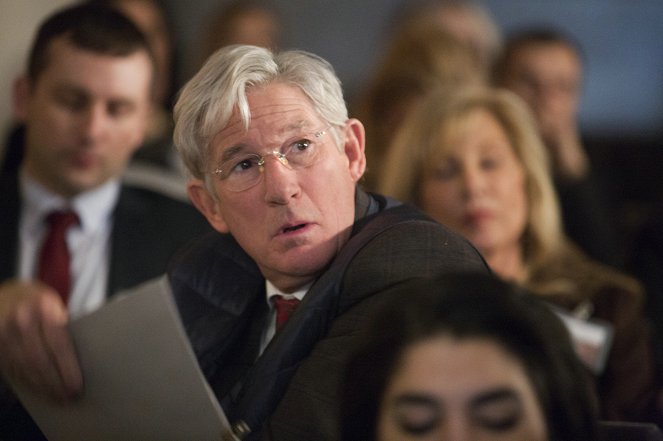 Norman: The Moderate Rise and Tragic Fall of a New York Fixer - Van film - Richard Gere