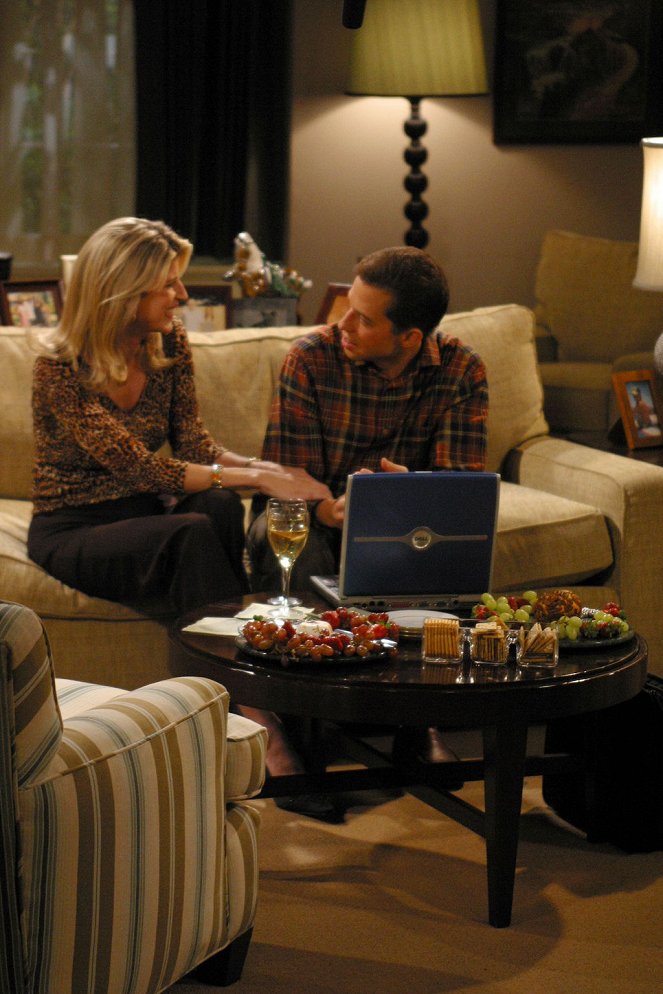 Two and a Half Men - Season 1 - The Last Thing You Want Is to Wind Up with a Hump - Photos - Christine Dunford, Jon Cryer