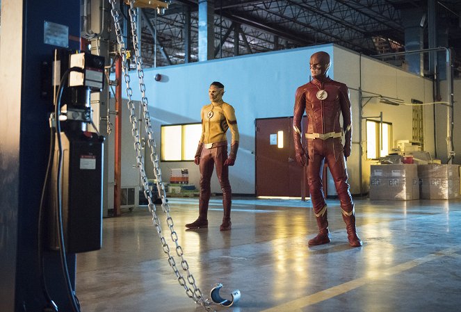 The Flash - Season 4 - Mixed Signals - Photos - Keiynan Lonsdale, Grant Gustin