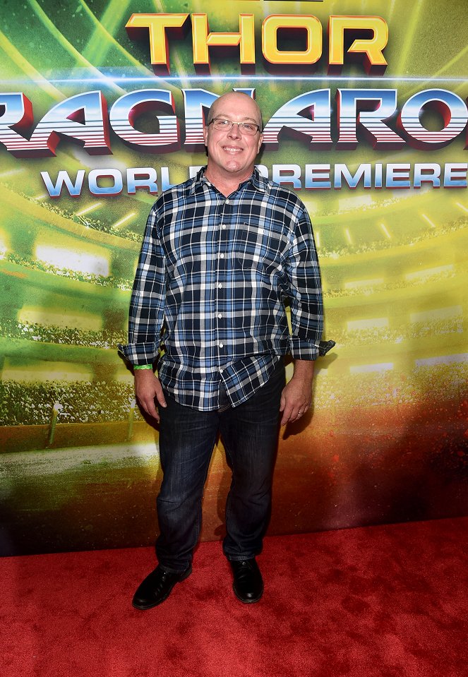 Thor: Ragnarok - Z akcí - The World Premiere of Marvel Studios' "Thor: Ragnarok" at the El Capitan Theatre on October 10, 2017 in Hollywood, California - Craig Kyle