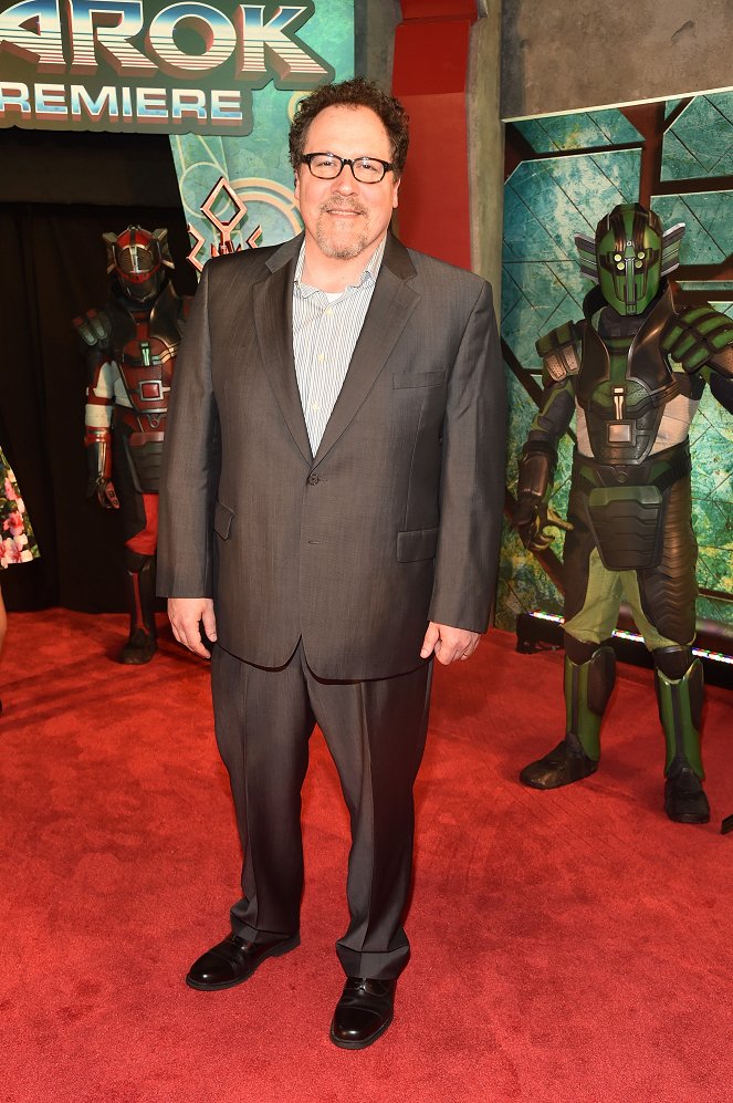 Thor: Ragnarok - Z akcií - The World Premiere of Marvel Studios' "Thor: Ragnarok" at the El Capitan Theatre on October 10, 2017 in Hollywood, California - Jon Favreau