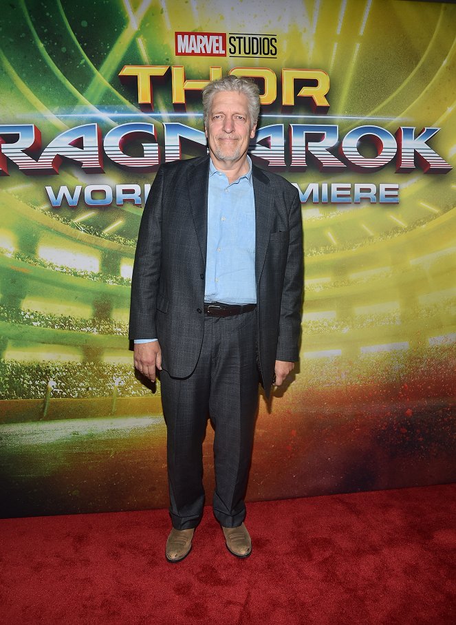 Thor: Ragnarok - Z akcí - The World Premiere of Marvel Studios' "Thor: Ragnarok" at the El Capitan Theatre on October 10, 2017 in Hollywood, California - Clancy Brown