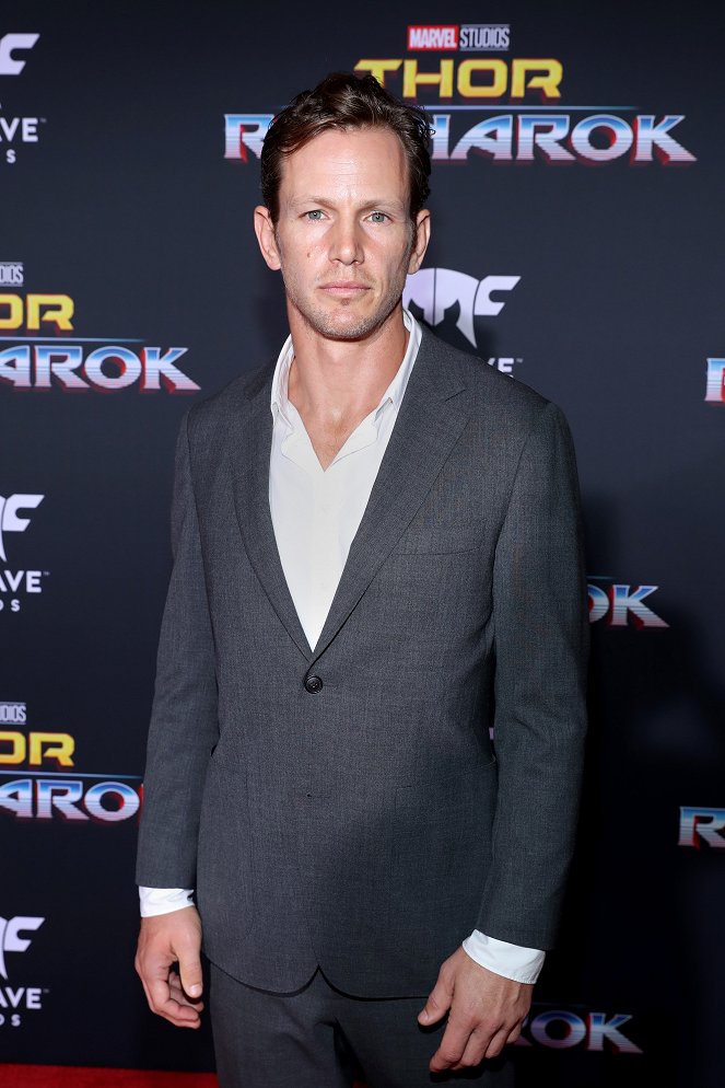 Thor: Ragnarök - Tapahtumista - The World Premiere of Marvel Studios' "Thor: Ragnarok" at the El Capitan Theatre on October 10, 2017 in Hollywood, California - Kip Pardue