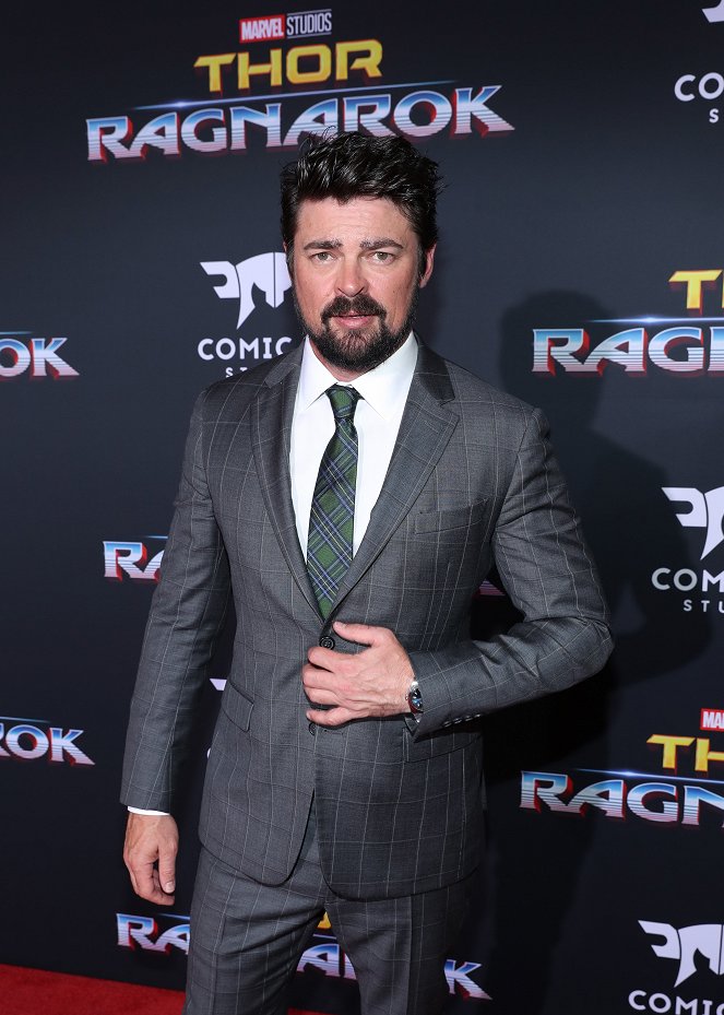 Thor: Ragnarök - Tapahtumista - The World Premiere of Marvel Studios' "Thor: Ragnarok" at the El Capitan Theatre on October 10, 2017 in Hollywood, California - Karl Urban