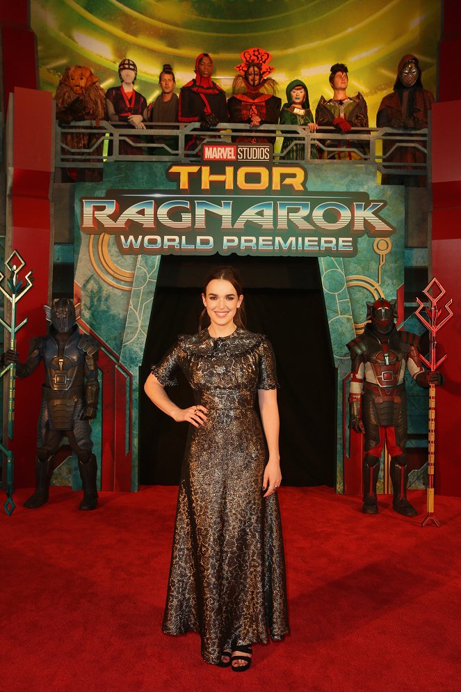 Thor: Ragnarok - Events - The World Premiere of Marvel Studios' "Thor: Ragnarok" at the El Capitan Theatre on October 10, 2017 in Hollywood, California - Elizabeth Henstridge