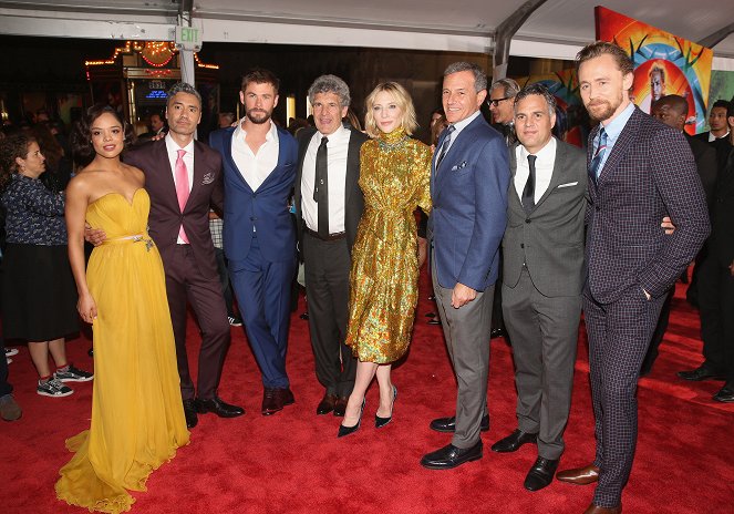 Thor: Ragnarok - Events - The World Premiere of Marvel Studios' "Thor: Ragnarok" at the El Capitan Theatre on October 10, 2017 in Hollywood, California - Tessa Thompson, Taika Waititi, Chris Hemsworth, Alan Horn, Cate Blanchett, Robert A. Iger, Mark Ruffalo, Tom Hiddleston