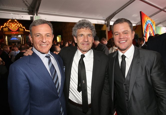 Thor: Ragnarok - Events - The World Premiere of Marvel Studios' "Thor: Ragnarok" at the El Capitan Theatre on October 10, 2017 in Hollywood, California - Robert A. Iger, Alan Horn, Matt Damon