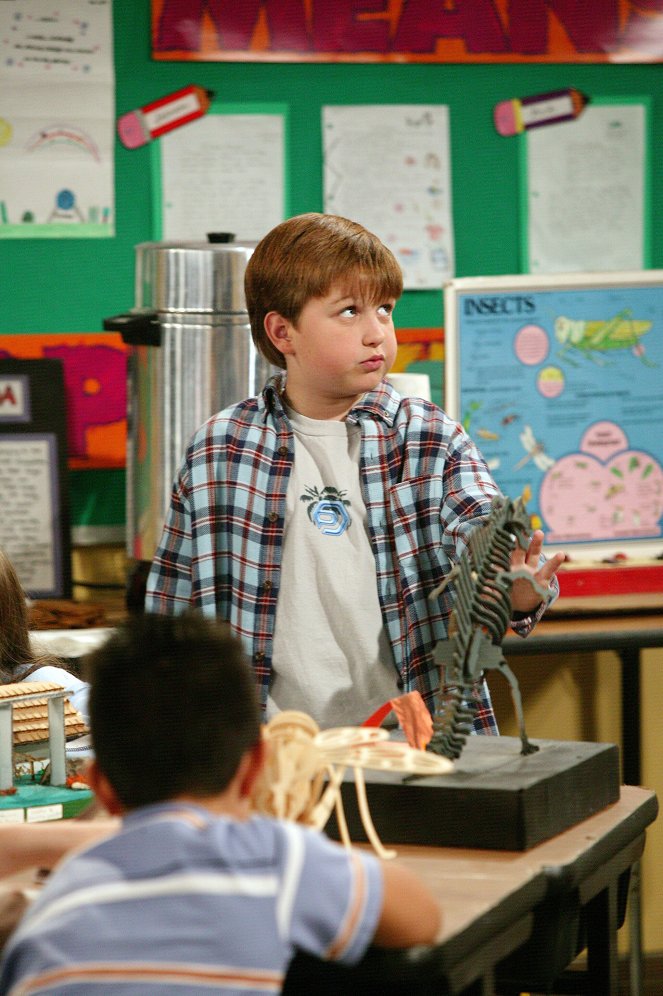 Two and a Half Men - Season 1 - Twenty-five Little Pre-pubers Without a Snoot-ful - Photos - Angus T. Jones