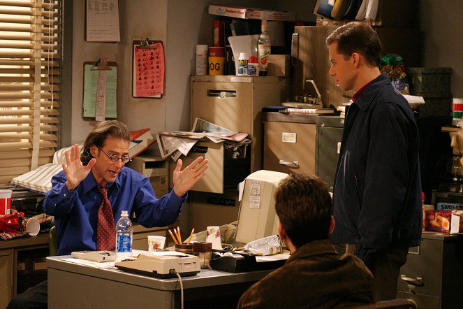 Two and a Half Men - I Can't Afford Hyenas - Photos - Richard Lewis, Jon Cryer
