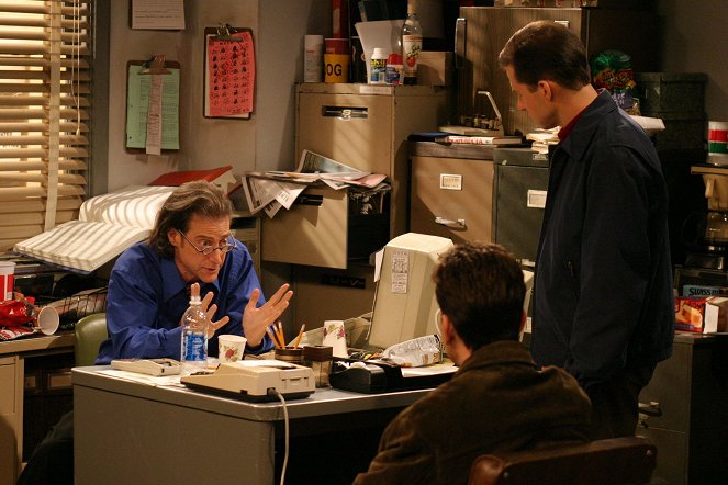 Two and a Half Men - I Can't Afford Hyenas - Photos - Richard Lewis, Jon Cryer