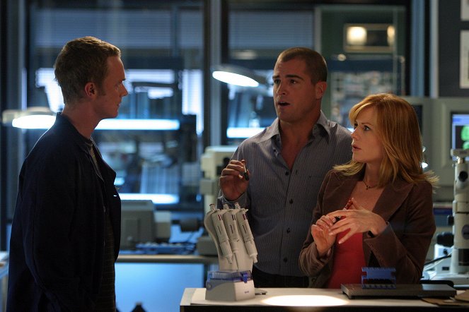 CSI: Crime Scene Investigation - Season 5 - Crow's Feet - Photos - George Eads, Marg Helgenberger