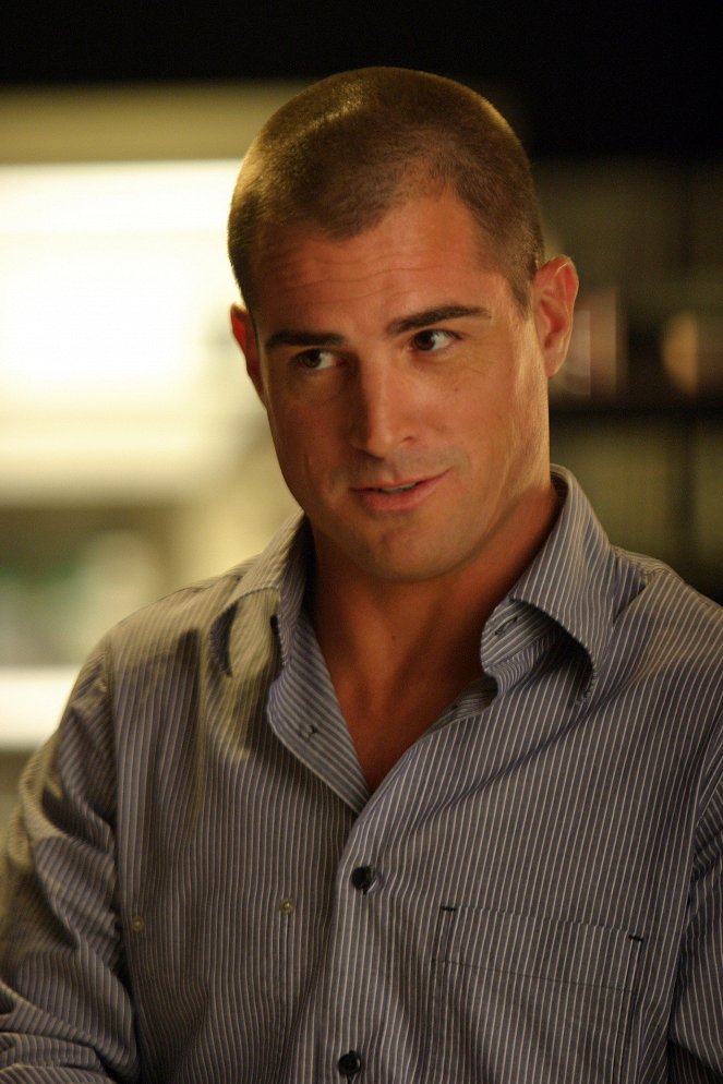 CSI: Crime Scene Investigation - Crow's Feet - Van film - George Eads