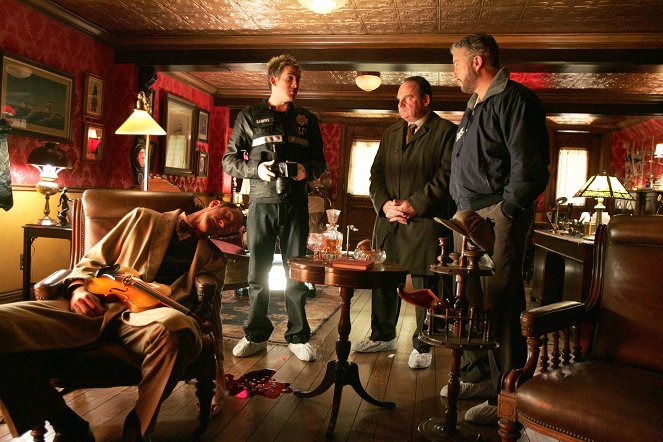 CSI: A helyszínelők - Ki lőtt le Holmest? - Filmfotók - Eric Szmanda, Paul Guilfoyle, William Petersen