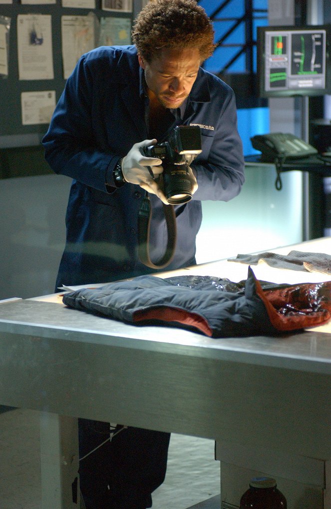 CSI: Crime Scene Investigation - Unbearable - Photos - Gary Dourdan