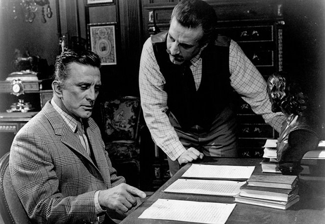 Yhdestoista murha - Kuvat elokuvasta - Kirk Douglas, George C. Scott