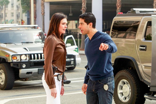 CSI: Miami - Season 10 - Deine eigenen Leute - Filmfotos - Taylor Cole, Adam Rodriguez
