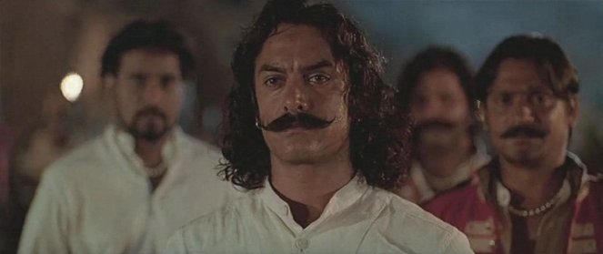 Vzbura - Z filmu - Aamir Khan