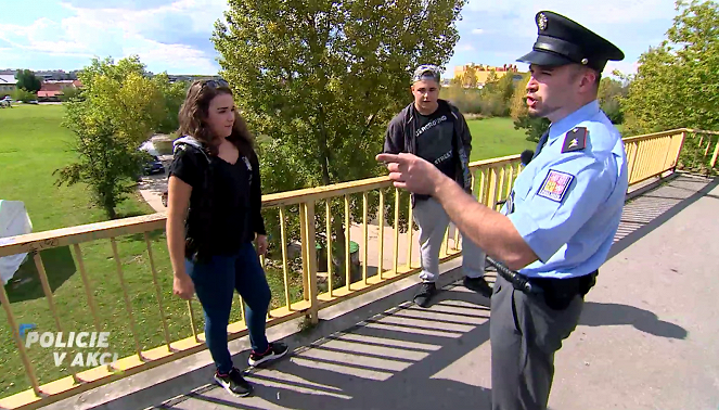 Policie v akci - Photos