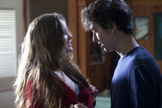 A Place for Me - Photos - Liana Liberato, Nat Wolff