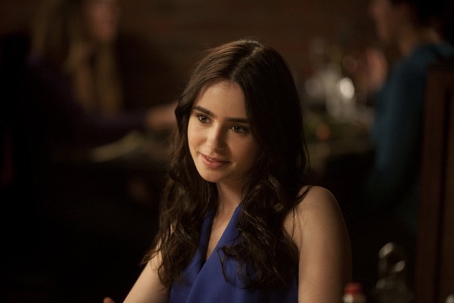 Love Stories – Erste Lieben, zweite Chancen - Filmfotos - Lily Collins