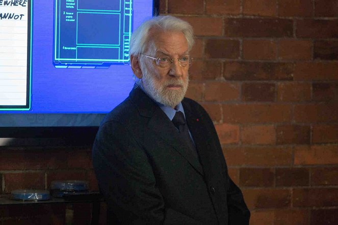 Crossing Lines - Zone rouge - Film - Donald Sutherland