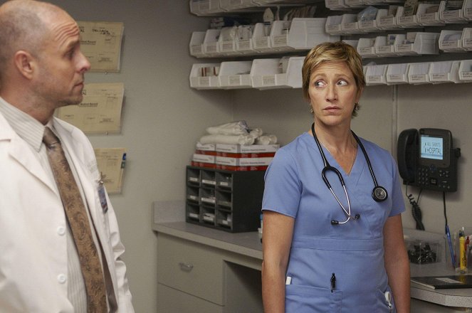 Nurse Jackie - When the Saints Go - Photos - Paul Schulze, Edie Falco