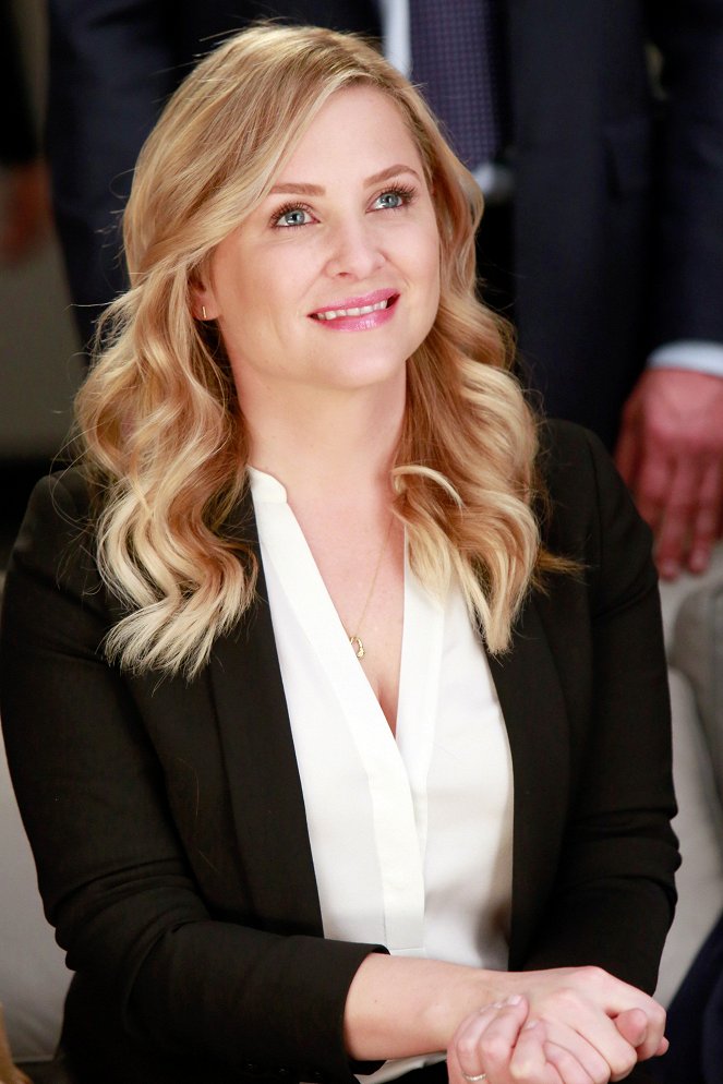Grey's Anatomy - This Is Why We Fight - Photos - Jessica Capshaw