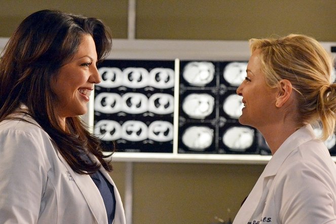 Grey's Anatomy - Season 9 - Idle Hands - Photos - Sara Ramirez, Jessica Capshaw