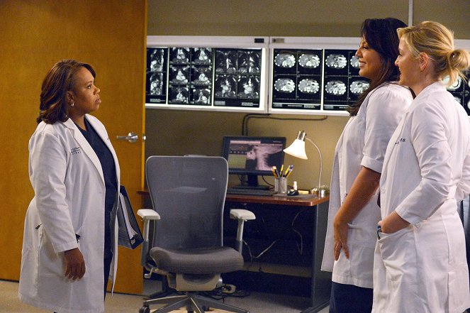 Grey's Anatomy - Season 9 - Idle Hands - Photos - Chandra Wilson, Sara Ramirez, Jessica Capshaw
