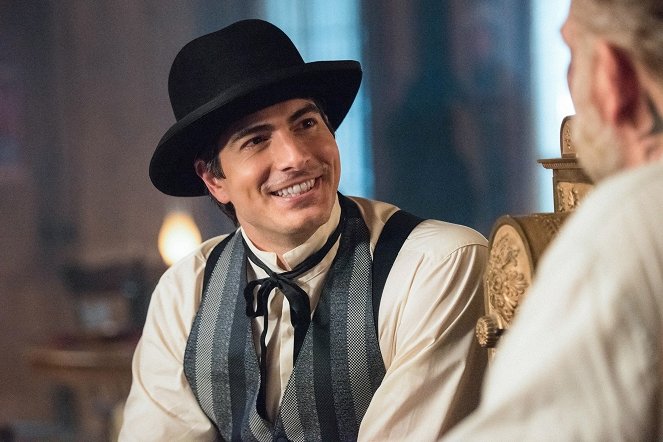 Legends of Tomorrow - Freakshow - Photos - Brandon Routh