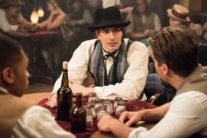 Legends of Tomorrow - Freakshow - Photos - Brandon Routh