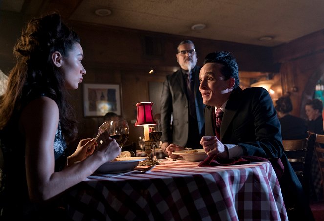 Gotham - The Blade's Path - Photos - Crystal Reed, Robin Lord Taylor