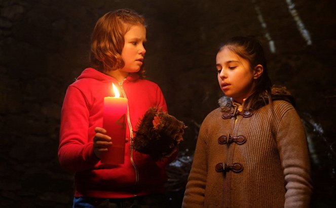 Čarodějka Lilly zachraňuje Vánoce - Z filmu - Hedda Erlebach, Aleyna Hila Obid