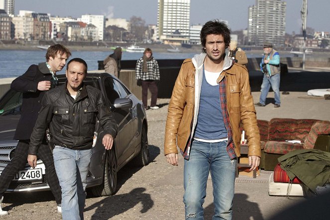 Alarm für Cobra 11 - Die Autobahnpolizei - Season 17 - Geld regiert die Welt - Filmfotos - Erdogan Atalay, Tom Beck