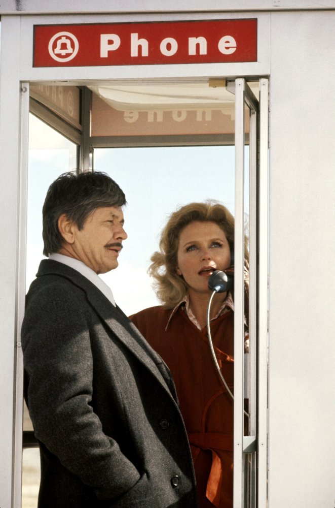 Telefon - Filmfotók - Charles Bronson, Lee Remick