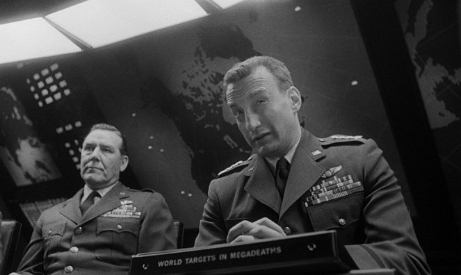 Dr. Strangelove or: How I Learned to Stop Worrying and Love the Bomb - Photos - George C. Scott