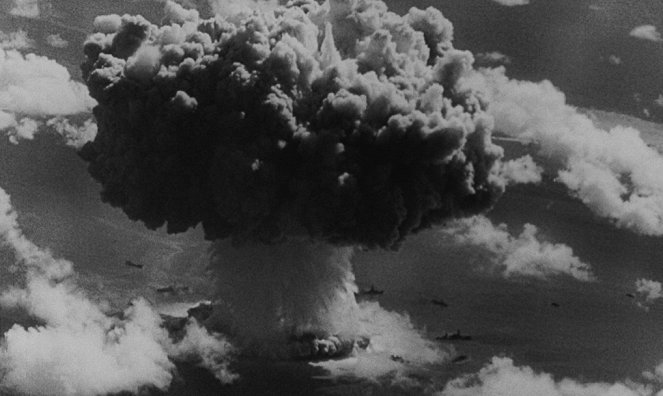 Tri Outolempi, eli: Kuinka lakkasin olemasta huolissani ja opin rakastamaan pommia - Kuvat elokuvasta