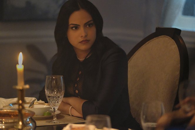 Riverdale - Chapter Sixteen: The Watcher in the Woods - Photos - Camila Mendes