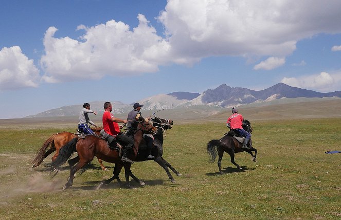 Na cestě - Na cestě po kyrgyzském Issyk-kulu - De la película